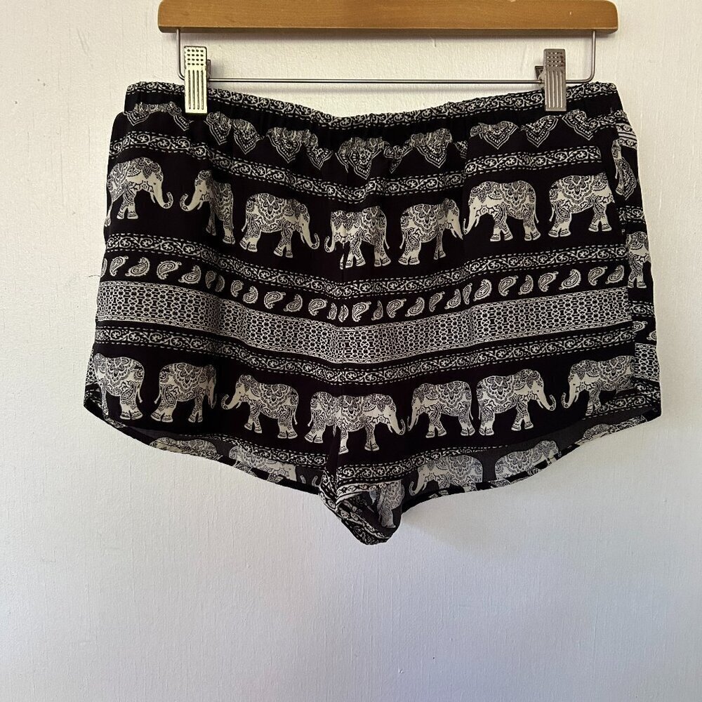 Forever 21 Pull on Shorts Womens Large Black Elephant Print Casual Lounge Shorts - Picture 1 of 4